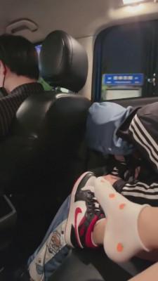 【雪莉】当路人顺风车司机面玩狗 bf7468