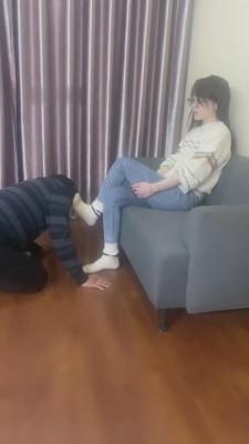 【领主老大】御姐踩踏羞辱不听话学弟 bf9209