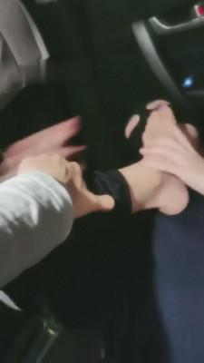 【小蚂蚁女王】素人车内调教-第一次开发 bf7709