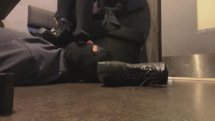 【开发素人】日本素人美女在歌厅碾压狗奴才 bf7693