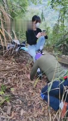 【雪莉】户外AJ遛狗白袜踩踏喂食 bf7241