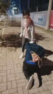 【多多】大马路上反绑起来狠虐 bf7256