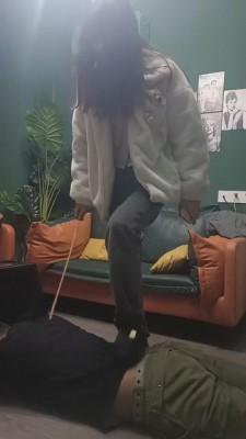 【刘二狗】双素人女仆tj-耳光/鞭打/踩踏 bf9035