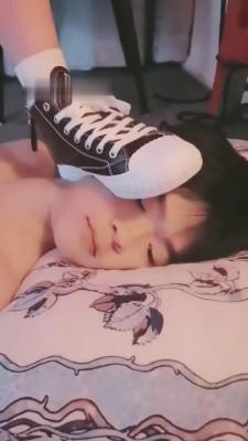 【清见】黑丝高跟+帆布鞋白袜全体重踩踏 bf9030