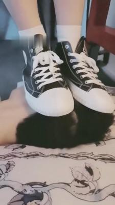 【清见】黑丝高跟+帆布鞋白袜全体重踩踏 bf9030