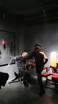 【乐爷】SM俱乐部调教双奴 bf7889