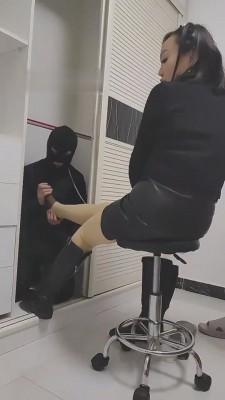 【乐爷】私奴衣柜圈养伺候主 bf9176