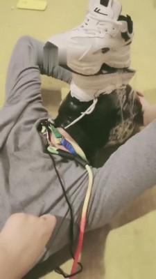 【杳杳yao爹爹】跟主人的运动鞋融为一体吧 bf9167