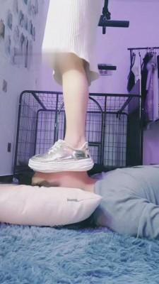 【九九女王】各种鞋袜重度踩踏/坐脸 bf9157