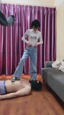 【二宝】新高端素人无限点击到发狂-舔原味脚 bf9064