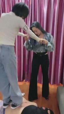 【二宝】新高端素人无限点击到发狂-舔原味脚 bf9064