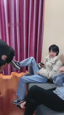 【二宝】新高端素人无限点击到发狂-舔原味脚 bf9064