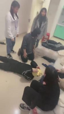 【精神小妹】推荐!校园暴力第二弹-6素人狠虐 bf9057