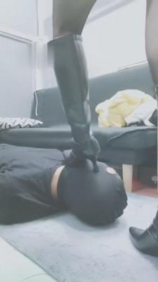 【灵竹】长靴碾压/坐脸/跪舔 bf7228
