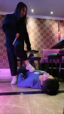 【月影S】KTV边唱歌边玩弄 bf7905