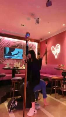 【月影S】KTV边唱歌边玩弄 bf7905