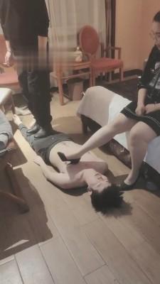 【傲柔】束缚衣强迫高跟跳踩/强灌圣水泡烟头 bf7182