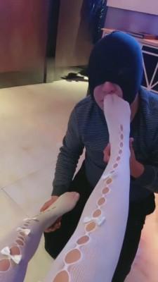 【小劳拉】KTV皮靴踢裆/强制圣水 bf7171