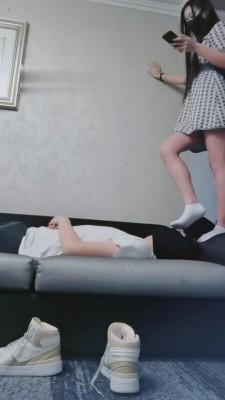 【猫神大人】白袜臀部窒息暴力踩踏 bf7212