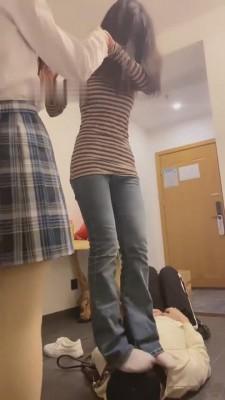 【雪莉】带圈外小学妹玩狗 bf7175