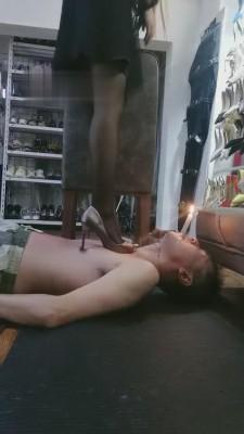 【傲柔】高跟全体重踩踏/口水/舔丝袜/强灌圣水/挨打 bf7131