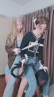 【二宝】双S重度长鞭/坐脸窒息鞭打混合双打【双视角版】 bf7156