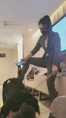 【小蚂蚁女王】职业装-白领驯化员工做人形犬-下贱狗奴 bf7082