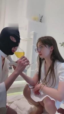 【二宝&领主老大】双S压腿花样深喉-带素人见世面【双视角版】 bf7128