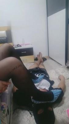 【蓝蝶魅主】黑丝网袜羞辱变装女仆 bf7059