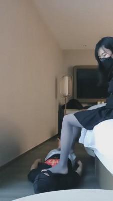 【上海糖糖老师】长靴黑丝全体重踩踏 bf7098