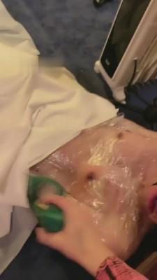 【晨晨】边直播边羞辱脚下贱奴才 bf7045