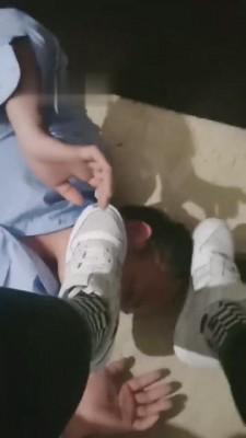 【北海静心】素人小白鞋棉袜全体重踩踏戏奴 bf7021