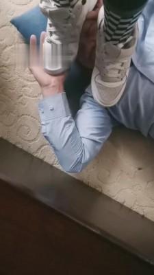 【北海静心】素人小白鞋棉袜全体重踩踏戏奴 bf7021