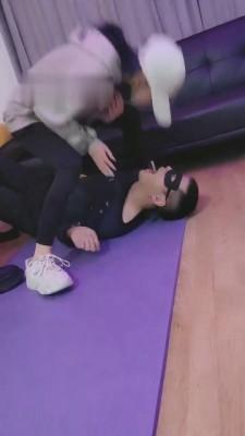 【文文文】双S-运动鞋+丝袜素人精神小妹暴力虐待 bf6945