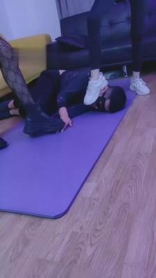 【文文文】双S-运动鞋+丝袜素人精神小妹暴力虐待 bf6945