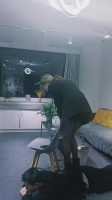 【开发素人】大学生S带素人闺蜜暴打男神 bf6918