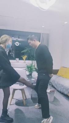 【开发素人】大学生S带素人闺蜜暴打男神 bf6918