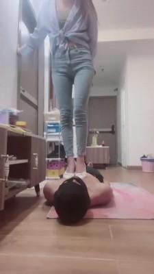 【诗诗】双S-全体重踩狗脸/坐肚子+脸/踩舌头/口水 bf6822