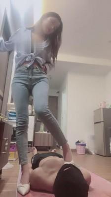 【诗诗】双S-全体重踩狗脸/坐肚子+脸/踩舌头/口水 bf6822