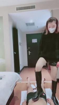 【糖糖】00后学生贱狗跑来跪舔 bf6796