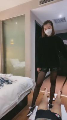 【糖糖】00后学生贱狗跑来跪舔 bf6796