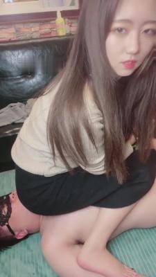 【芸熙】网红坐着人肉垫子聊聊天 bf6751