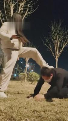 【猫神大人】户外tj暴打猥琐男 bf6317