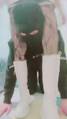 【小劳拉】暴力踩踏-长靴黑丝耳光/骑脖子 bf6314