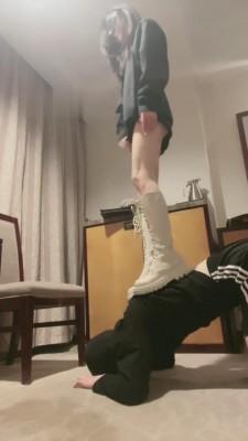 【kiki】暴打贱狗耳光 bf6283