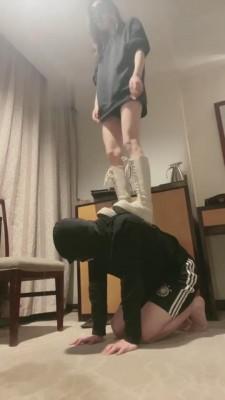 【kiki】暴打贱狗耳光 bf6283