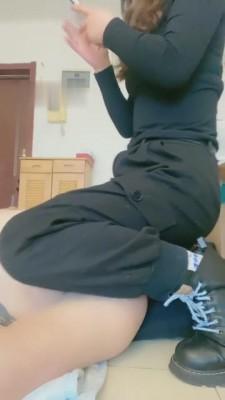 【玖幽】靴下奴-白袜/舔鞋舔脚/深喉虐乳/圣水泡棉袜 bf6382