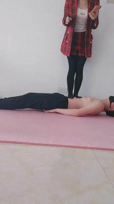 【雪儿】全体重高跟踩踏 bf6338