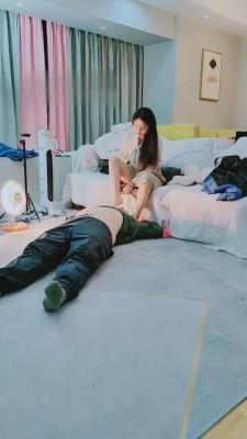 【萝莉糖糖】绿帽老公的家庭地位 bf6329