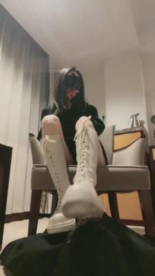 【kiki】脏白靴原味白棉袜踩踏羞辱 bf6263